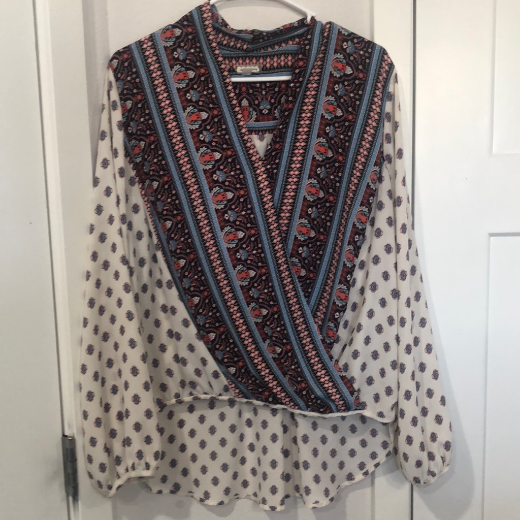 Eye Shadow Long Sleeve Faux Wrap Multicolor Blouse Size L 100 Polyester